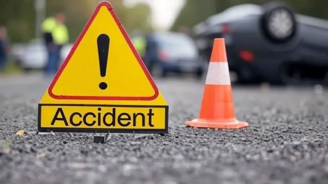 Ghaziabad: Speeding leads to pile-up on elevated road; five cars collide, three injured, traffic jammed for an hour.