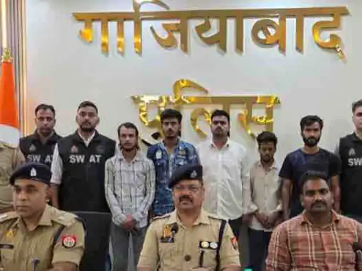 They would keep an eye on women's jewellery while operating as Rapido riders, then conduct reconnaissance; 22 incidents uncovered in the NCR.